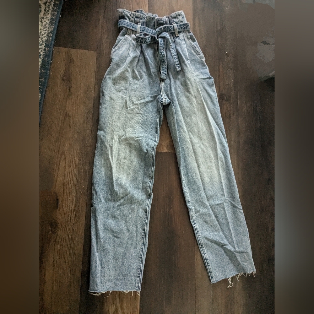 Abercrombie & Fitch mom jean size 0 size 25 with tie waist